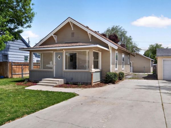 320 S Elder St, Nampa, ID 83686