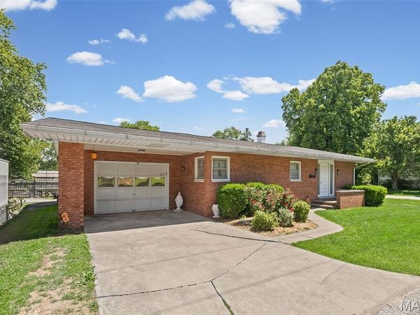 115 W 5th South Street , Mount Olive, IL 62069