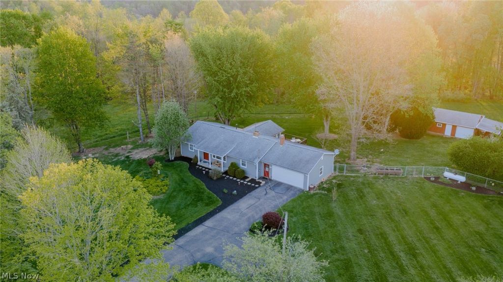 1416 Baird Avenue SE, Paris, OH 44669