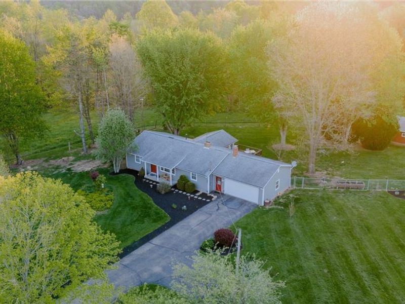 1416 Baird Avenue SE, Paris, OH 44669 Photo 1