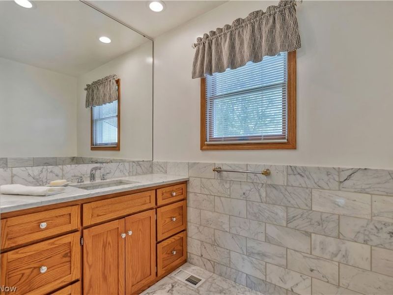 10548 Briar Hill Drive, Kirtland, OH 44094 Photo 11