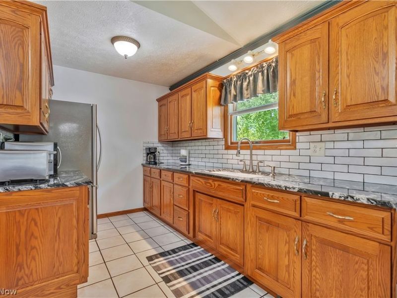 10548 Briar Hill Drive, Kirtland, OH 44094 Photo 16
