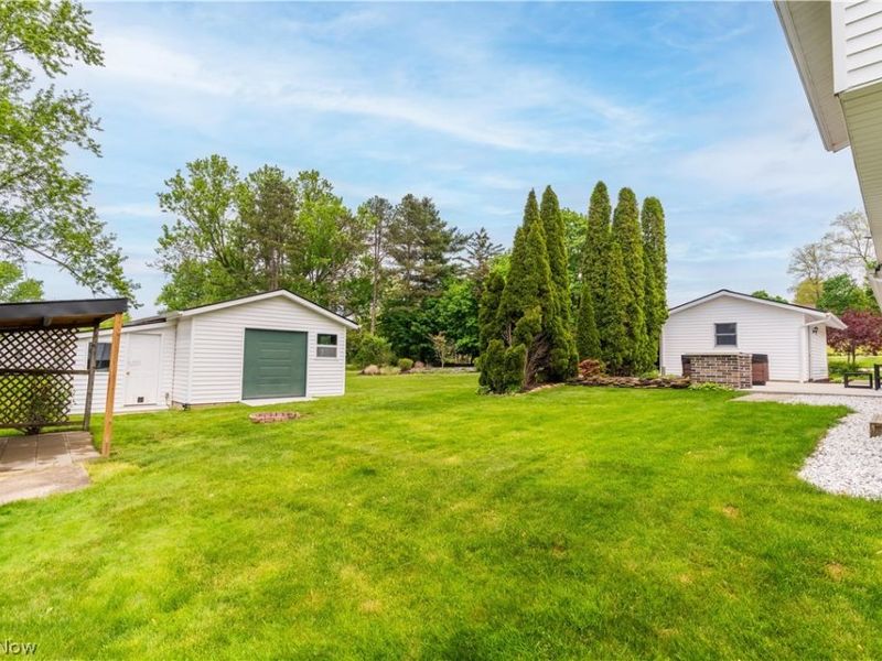 10548 Briar Hill Drive, Kirtland, OH 44094 Photo 6
