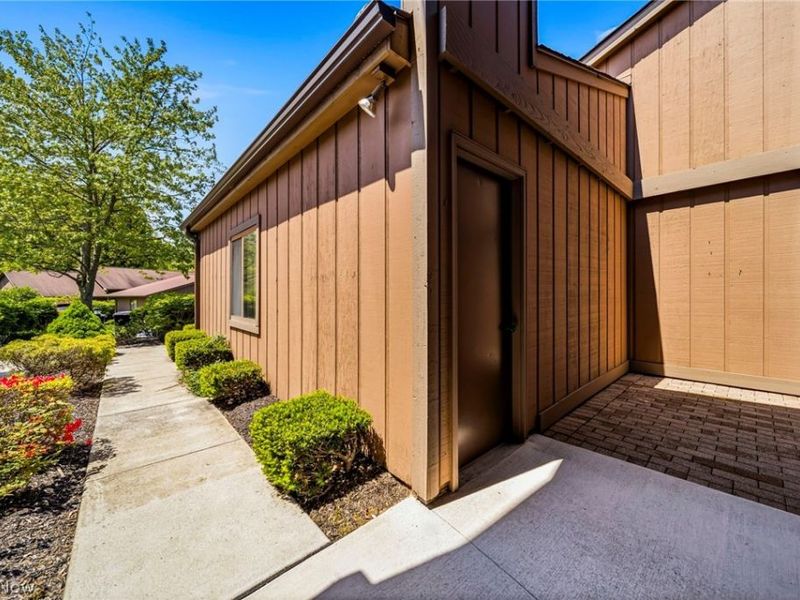 636 Cherry Park Oval, Aurora, OH 44202 Photo 2