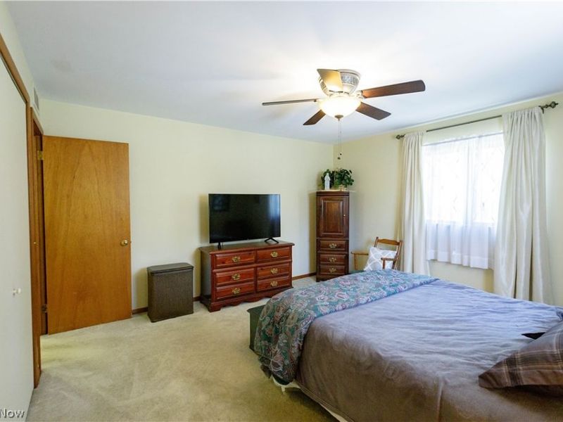 1009 Fair Oaks Avenue SW, North Canton, OH 44720 Photo 20