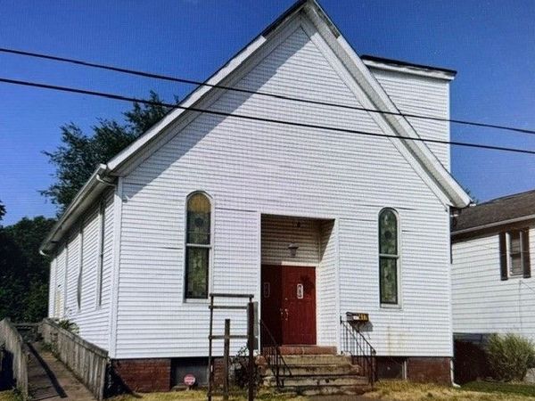 15th Street , Wellsville, OH 43968