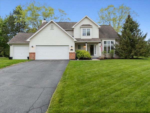 1384 Baywood Circle, Brighton, MI 48116