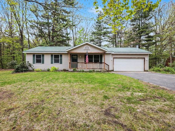 15441 Meddler Avenue NE, Gowen, MI 49326