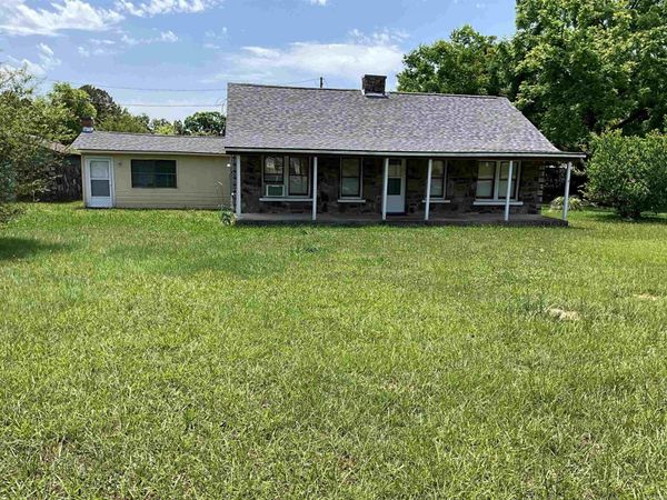 2210 Missouri Ave, Mena, AR 71953