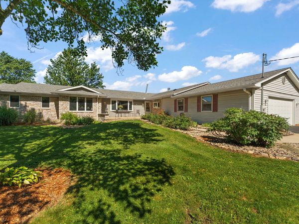 277 E 500 N, Valparaiso, IN 46383