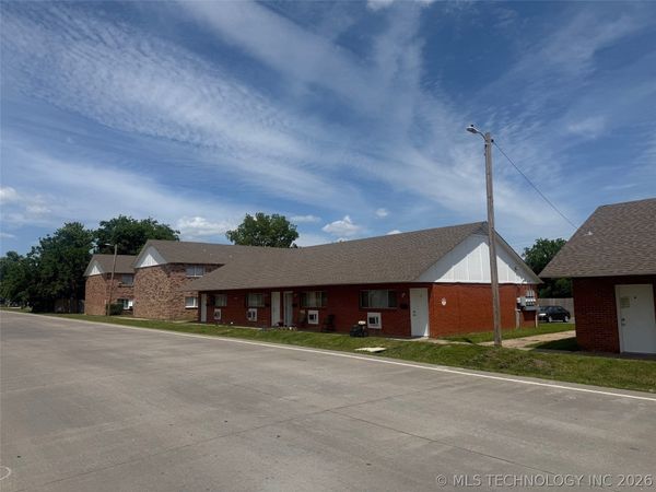 1215 S 73rd East Avenue S, Tulsa, OK 74112