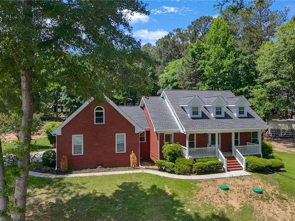 2660 Sandy Creek Circle, Loganville, GA 30052