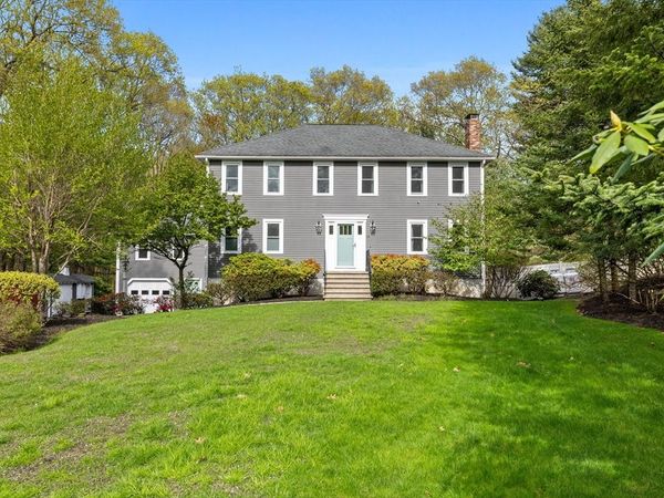 25 Towpath Dr, Wilmington, MA 01887