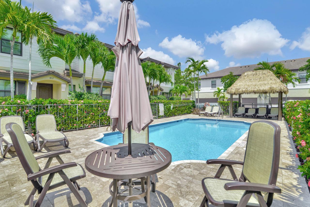 861 S Ocean Boulevard, Pompano Beach, FL 33062 Photo