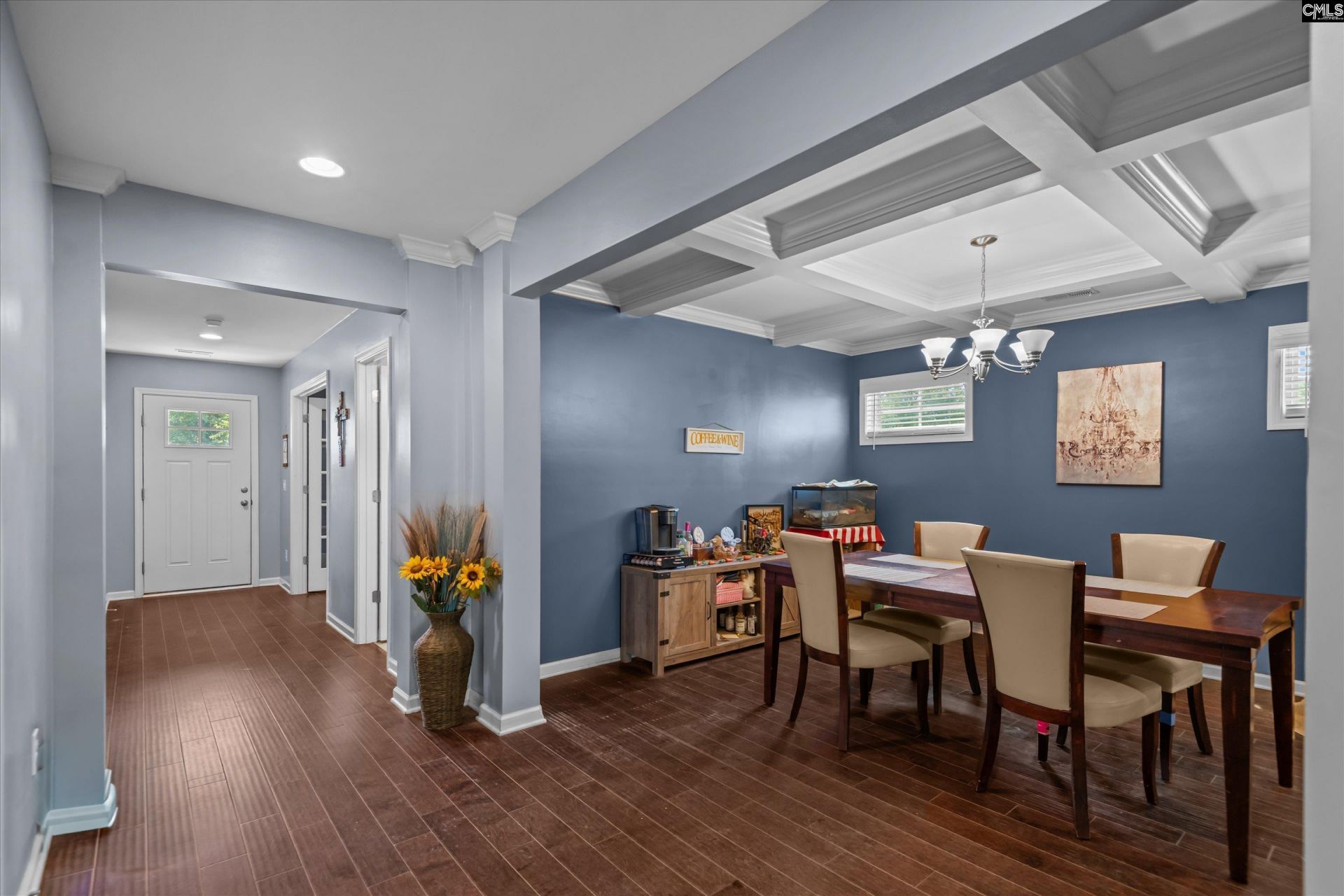 21 Regal Drive  Photo 4