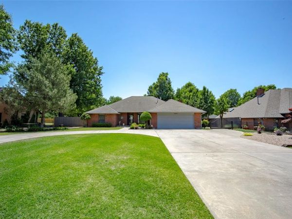 7824 NW 39th Street, Bethany, OK 73008