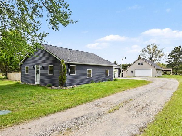861 132nd Avenue, Wayland, MI 49348