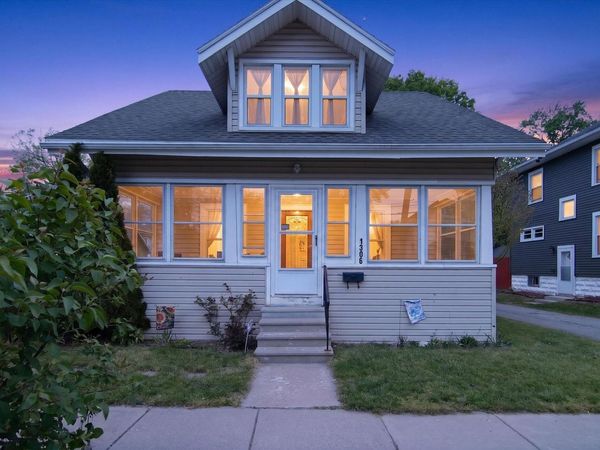 1306 Leroy Street, Jackson, MI 49201