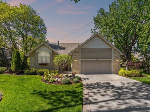 15000 Sunrise Lane, Burnsville, MN 55306