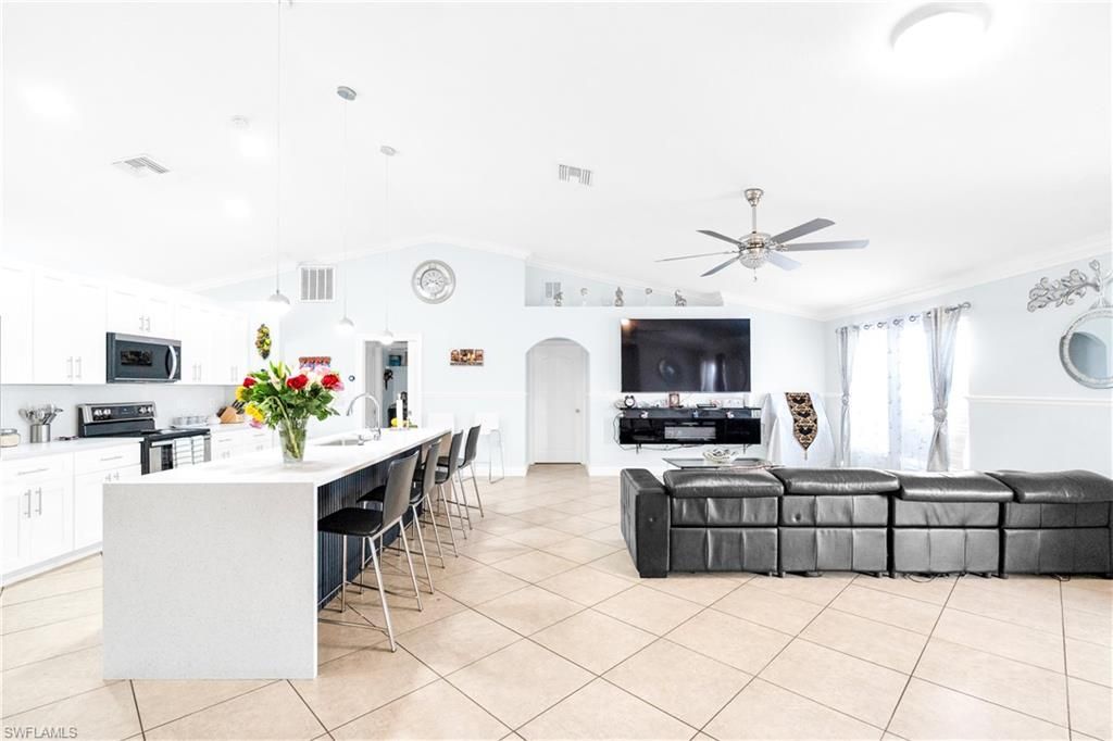 4207 30th St Sw, Lehigh Acres, FL 33976 Photo