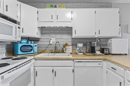 4801 N Ocean Blvd. photo 4