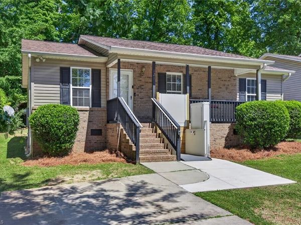 121 Manor Drive , High Point, NC 27260