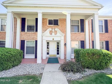 4243 W Bancroft Street, Toledo, OH 43615