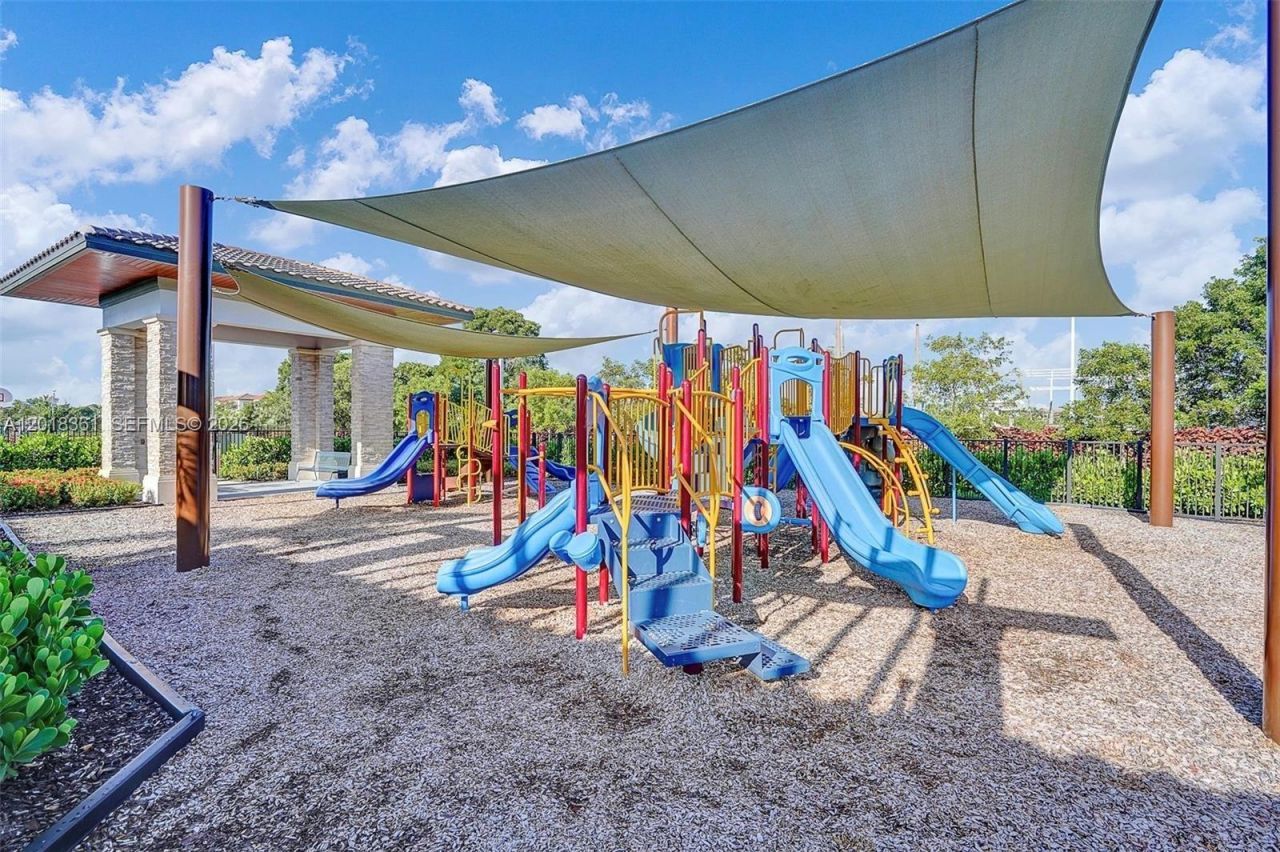 10467 NW 82nd St , Unit 10, Doral, FL 33178 Photo