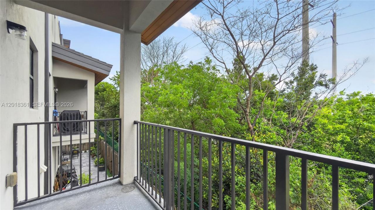 10467 NW 82nd St , Unit 10, Doral, FL 33178 Photo