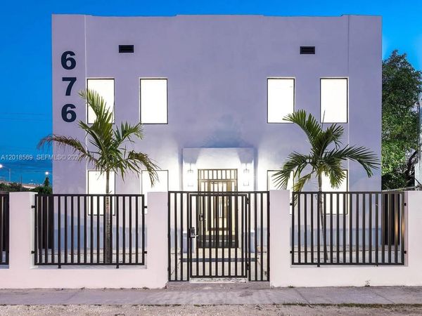 676 NW 47th St , Unit 5, Miami, FL 33127