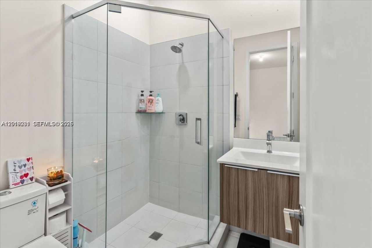 6680 NW 102nd Path , Doral, FL 33178 Photo