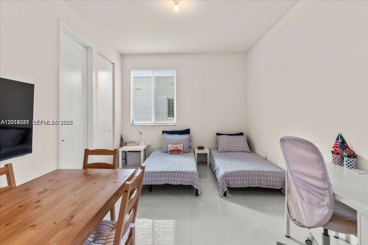 6680 NW 102nd Path , Doral, FL 33178 Photo
