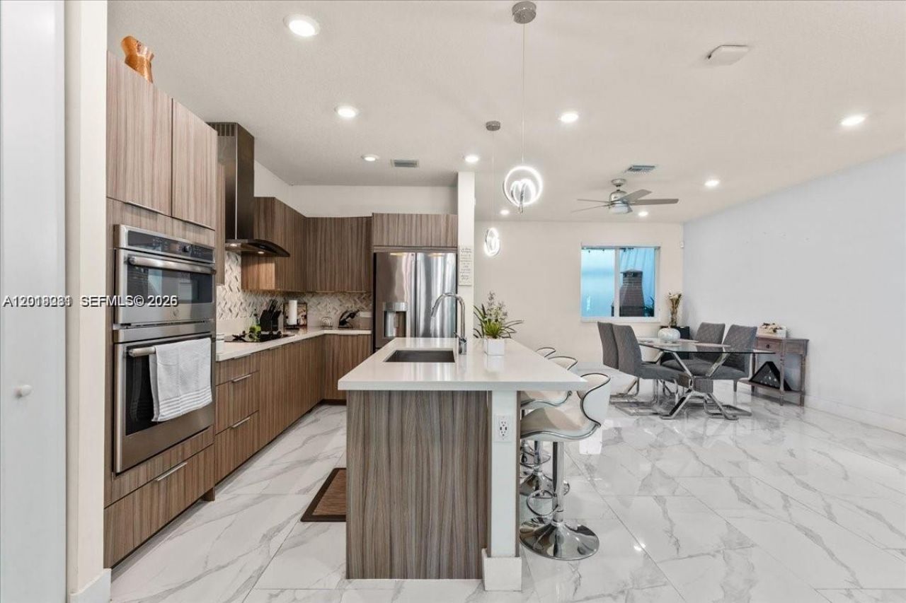 6680 NW 102nd Path , Doral, FL 33178 Photo