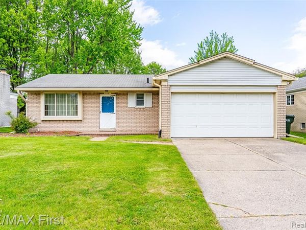 2861 Franklin Park Drive, Sterling Heights, MI 48310