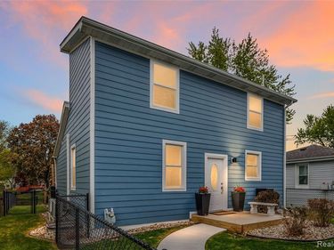 9474 Thames Boulevard, White Lake Twp, MI 48386