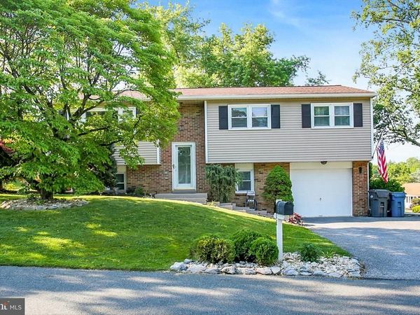 428 PARK HILLS DRIVE, MECHANICSBURG, PA 17055