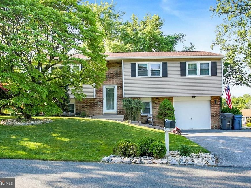 428 Park Hills Drive, Mechanicsburg, PA 17055 Main Photo