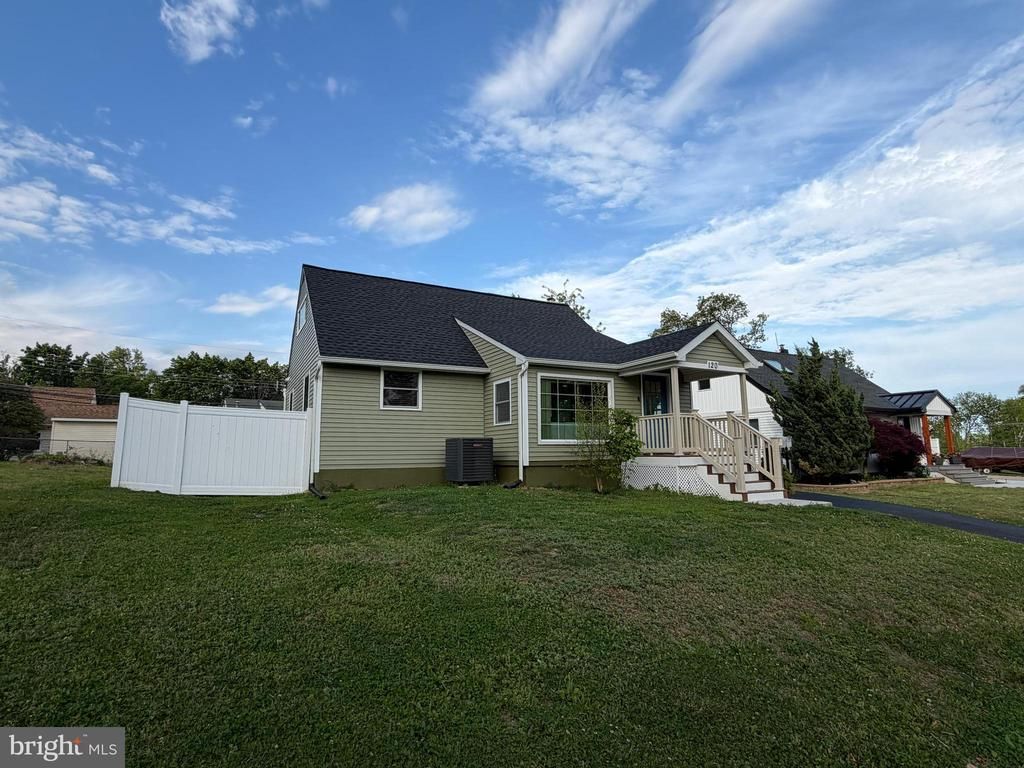 120 ORCHARD DRIVE, LEVITTOWN, PA 19054