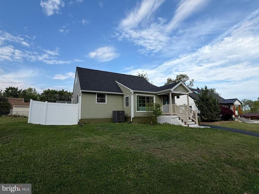 120 Orchard Drive, Levittown, PA 19054 Main Photo