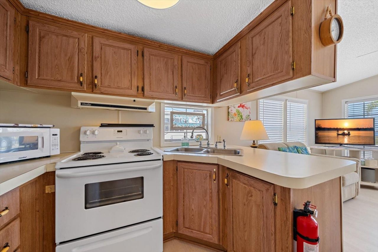 58 Montego Drive, Palmetto, FL 34221 Photo