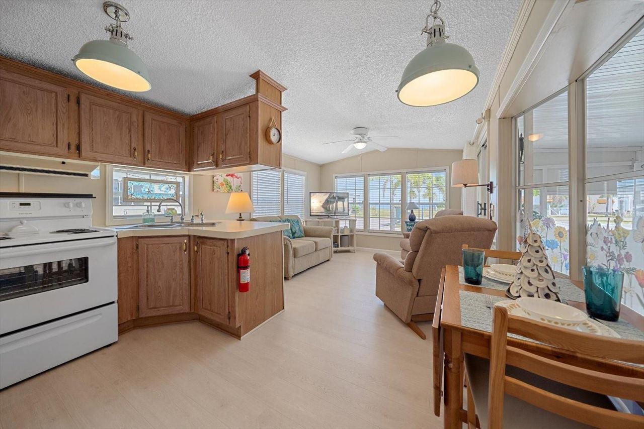 58 Montego Drive, Palmetto, FL 34221 Photo