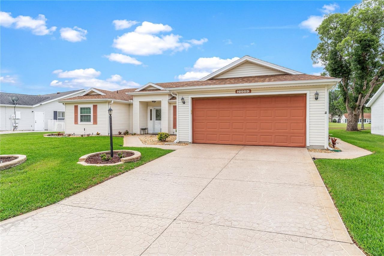 25093 Riverwalk Drive , Leesburg, FL 34748