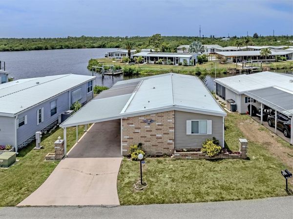 132 MARTINIQUE ROAD , NORTH PORT, FL 34287