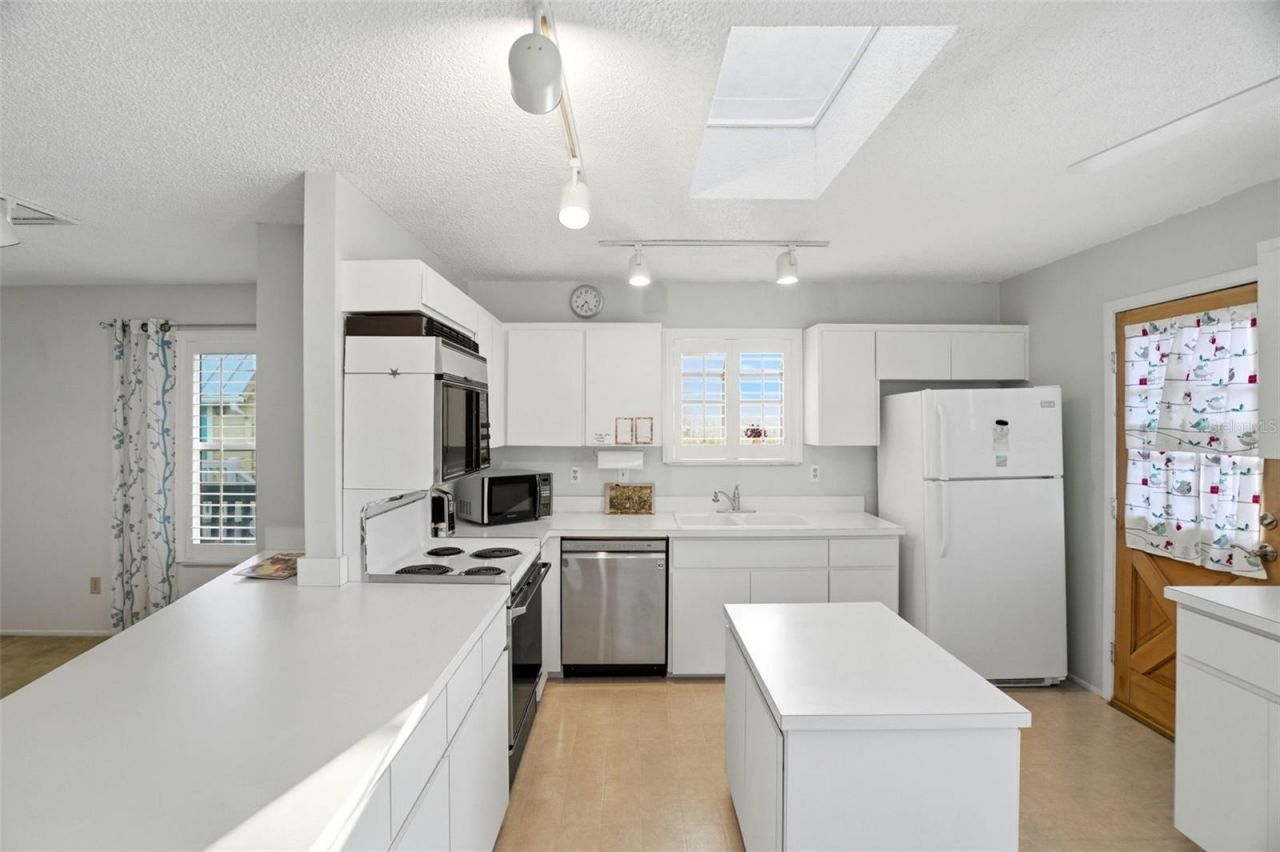110 Georgia Ave. Avenue, Crystal Beach, FL 34681 Photo