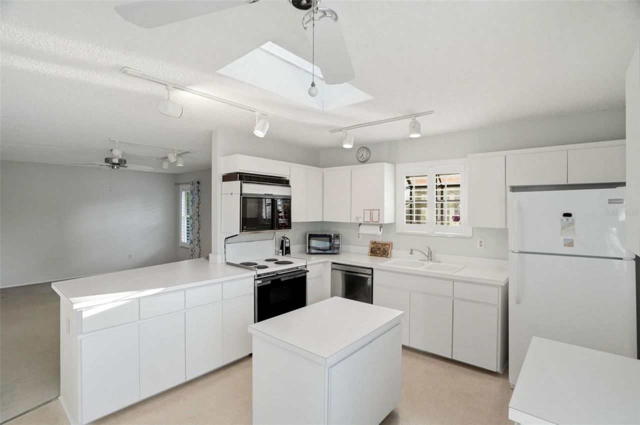 110 Georgia Ave. Avenue, Crystal Beach, FL 34681 Photo