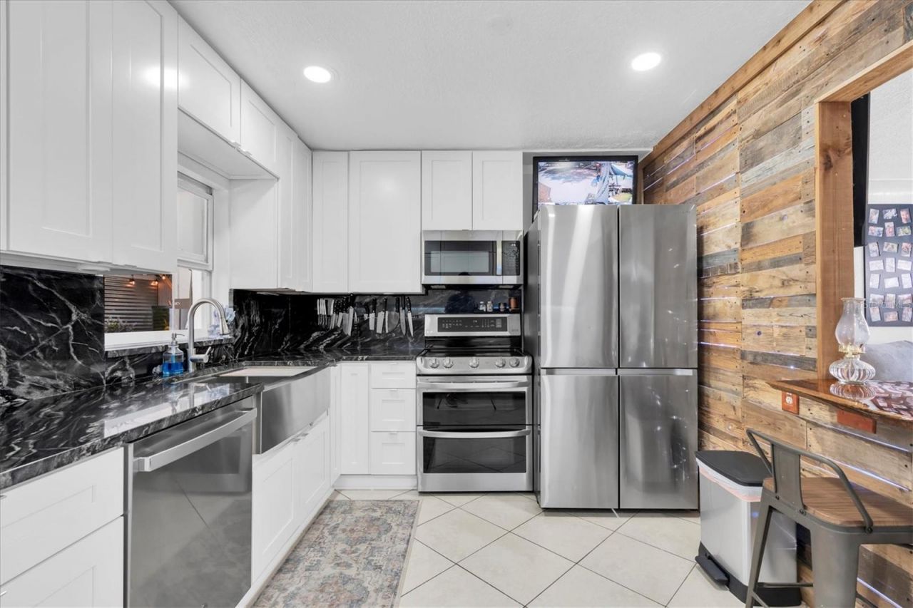 1237 57th Avenue N, Saint Petersburg, FL 33703 Photo