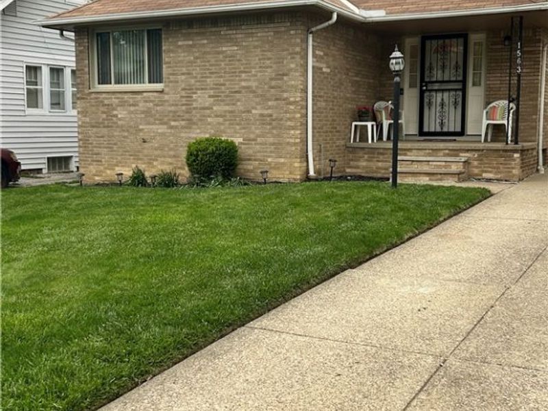 1563 E 196th Street, Euclid, OH 44117 Photo 2