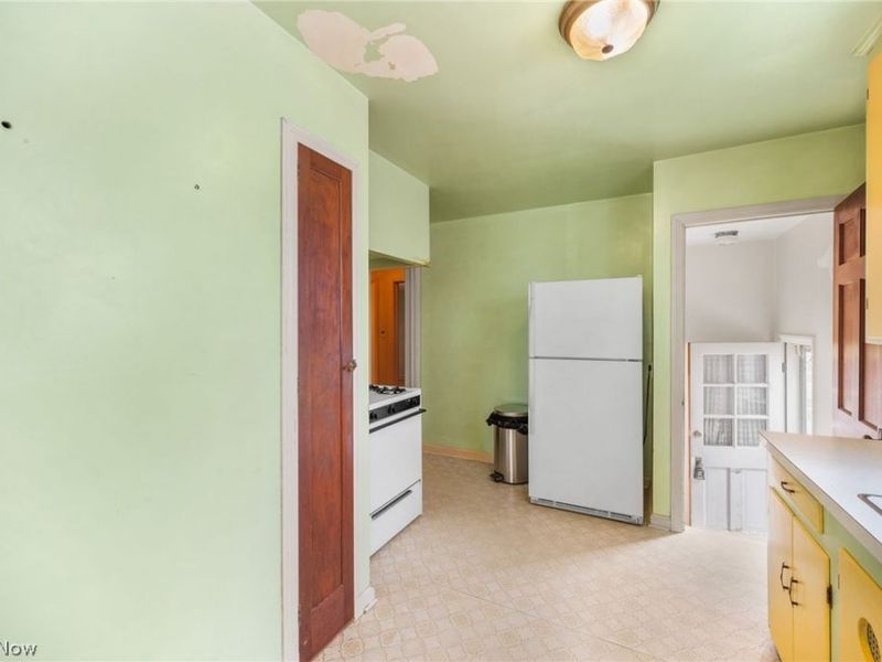 21570 Priday Avenue, Euclid, OH 44123 Photo 8