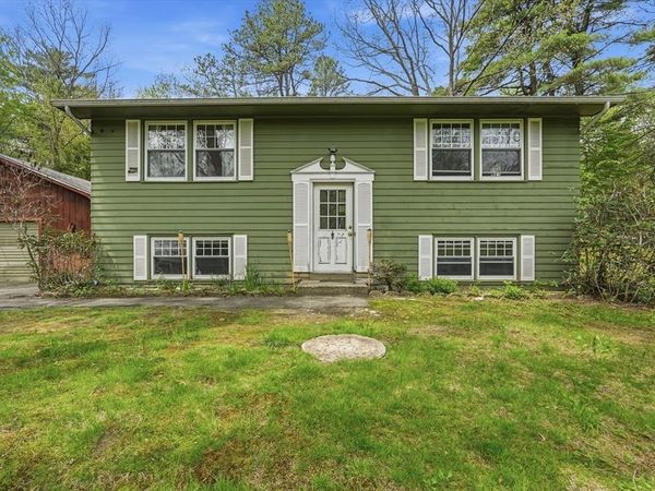 390 State St, Amherst, MA 01002