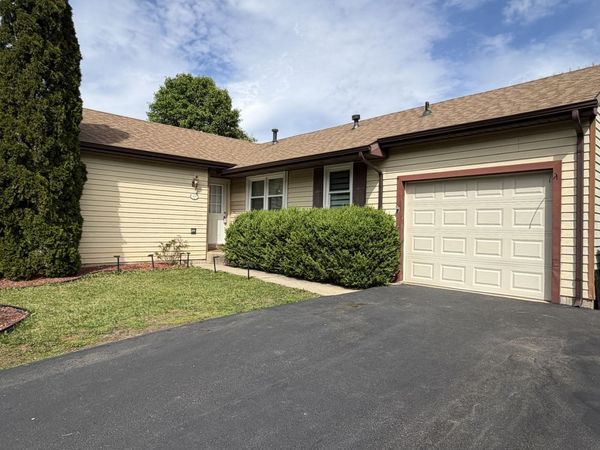 1900 Stanford Drive, Naperville, IL 60565